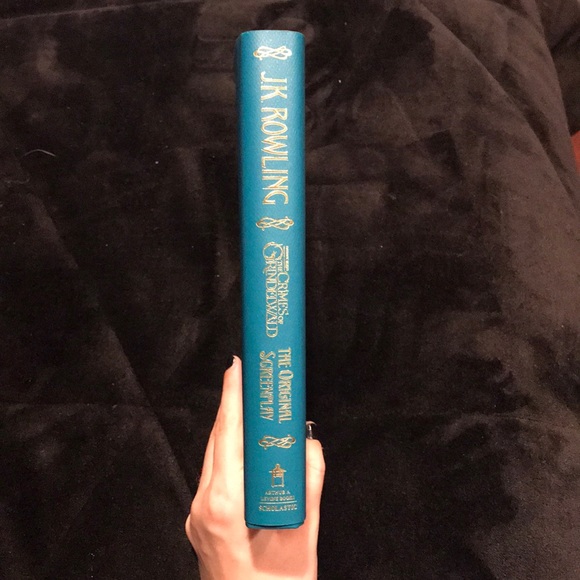 The Crimes of Grindelwald Screenplay - Picture 2 of 5